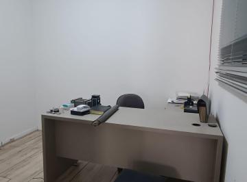 Comercial · 245m² · 6 Vagas · Sala Comercial para alugar em Jardim São Vito de 245.00m² com 6 Garagens