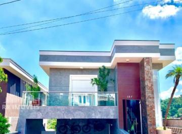Casa · 270m² · 3 Quartos · 4 Vagas · Casa para venda em Suru de 270.00m² com 3 Quartos, 1 Suite e 4 Garagens