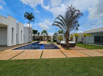 Casa · 333m² · 3 Quartos · 4 Vagas · Casa de Condomínio para venda em Estância Hípica de 333.00m² com 3 Quartos, 3 Suites e 4 Garagens