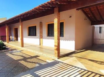 Casa · 255m² · 4 Quartos · 6 Vagas · Casa para venda em Centro de 255.00m² com 4 Quartos, 1 Suite e 6 Garagens