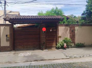 829c293eb878f8a832125559b063f152eceb73c8 · Excelente casa na melhor rua do jardim america!