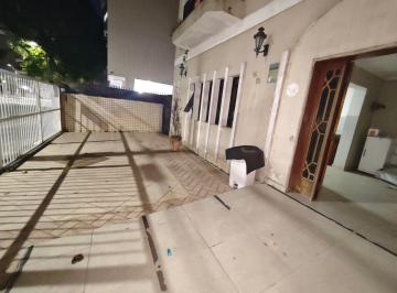 Casa · 300m² · 5 Quartos · 5 Vagas · Sobrado para venda e aluguel em Ponta Da Praia de 300.00m² com 5 Quartos, 3 Suites e 5 Garagens