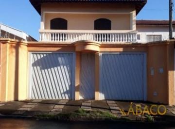 Casa · 250m² · 4 Quartos · 2 Vagas · Sobrado para alugar em Jardim Acapulco de 250.00m² com 4 Quartos, 1 Suite e 2 Garagens