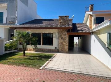 Casa · 200m² · 3 Quartos · Casa de Condomínio para alugar em Aruã de 200.00m² com 3 Quartos e 1 Suite