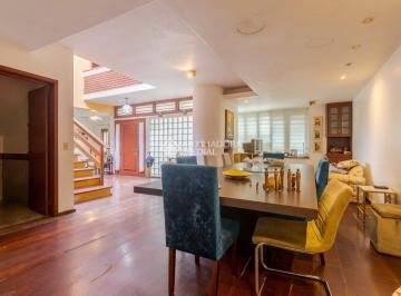 Casa · 300m² · 4 Quartos · 4 Vagas · Casa com 4 quartos e amplo pátio na Medianeira