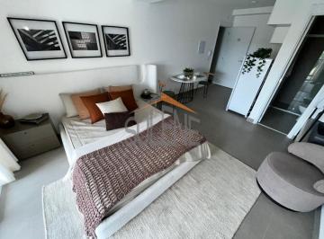 Foto 01 · Studio para locação, Bela Vista, Osasco, banheiro com box de vidro e gabinete, varanda, excelente lo
