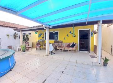 fb65add0-702f-4eb5-bd52-d7af4da32c53.jpg · Casa com 2 dormitórios próximo à praia no bairro Bopiranga