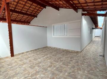 44ca3e5b-a88d-4e7a-ae5c-613526ddb4e8.jpg · Casa com 2 dormitórios próximo à praia no bairro Itaóca