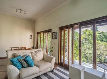 Casa de 3 quartos, Cotia · Casa no condomínio Condomínio Petit Village para venda com 3 quartos, sendo 1 suíte, 230m²