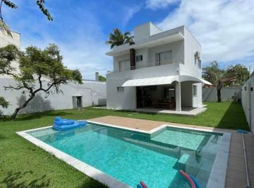 Casa de 3 quartos, Porto Seguro · Casa alto padrão, 03 quartos(01 suite)Aceita permuta em Vila Velha ou Vitória. Piscina, 190m2.