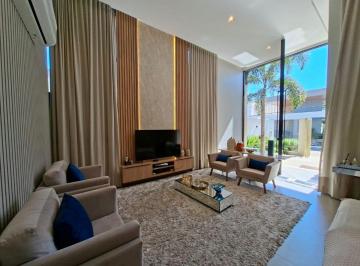 Casa de 4 quartos, Águas Claras · CASA ALTO PADRÃO ARNIQUEIRAS 4 QUARTOS PERMUTA PISCINA AQUECIDA ÁREA GOURMET ARMÁRIOS ENERGIA SOLAR