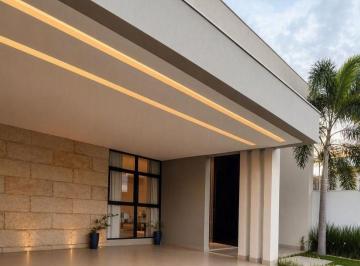 Casa de 4 quartos, Águas Claras · CASA ALTO PADRÃO ARNIQUEIRAS 4 QUARTOS PERMUTA PISCINA AQUECIDA ÁREA GOURMET ARMÁRIOS ENERGIA SOLAR