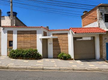 Casa de 3 quartos, Poá · OPORTUNIDADE EM POÁ: CASA COM TERRENO DE 500M², 3 DORMS, SUÍTE E ACEITA CARRO NA NEGOCIAÇÃO