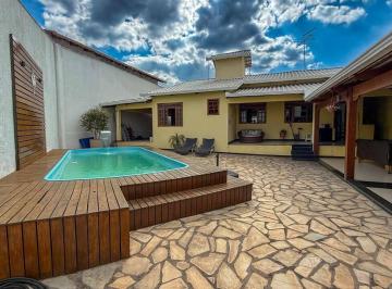 Casa · 2 Quartos · 7 Vagas · VOCÊ ENCONTROU A CASA DOS SEUS SONHOS!