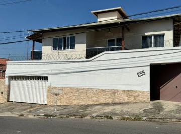 Casa · 360m² · 4 Quartos · 4 Vagas · IMPERDÍVEL!LUXO, CONFORTO E UM EXCELENTE CUSTO-BENEFÍCIO EM UM ÚNICO IMÓVEL