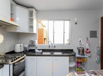 Casa · 120m² · 3 Quartos · 2 Vagas · Sobrado em Condomínio Fechado