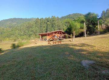 Rural · 120m² · 3 Quartos · Chácara com lareira e churrasqueira em Carlos Barbosa
