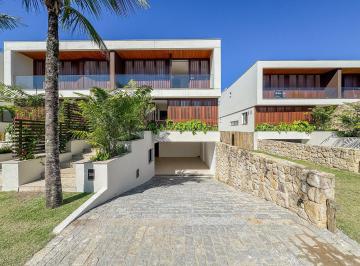 Casa · 555m² · 4 Quartos · 4 Vagas · Casa à venda - em Mangaratiba