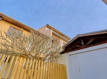 Casa de 4 quartos, Curitiba · Sobrado de 185* m² com 4 quartos (2 Suítes) à venda em Vista Alegre