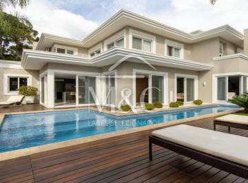 Casa · 502m² · 5 Quartos · 8 Vagas · Casa de condomínio com 502 m², 5 quartos sendo 3 s