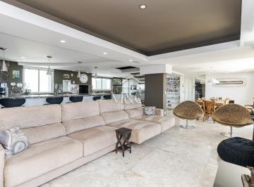 Apartamento · 258m² · 2 Quartos · 3 Vagas · Cobertura com 258 m², 2 quartos sendo 2 suítes à v