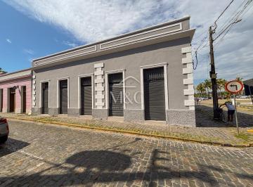 Comercial · 220m² · Comercial em Paranaguá com 153m², à venda no bairr