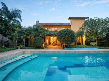 Casa de 3 quartos, Carapicuíba · CASA CHARMOSA , PISCINA, ÁREA GOURMET, POMAR - GRANJA VIANA