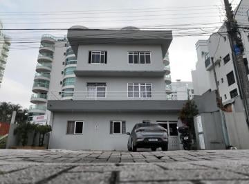 Comercial , Itajaí · Prédio com 11 studios locados na quadra do mar.