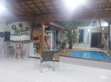 Imagem Principal · Casa à venda com 03 suítes, piscina no bairro Água Branca