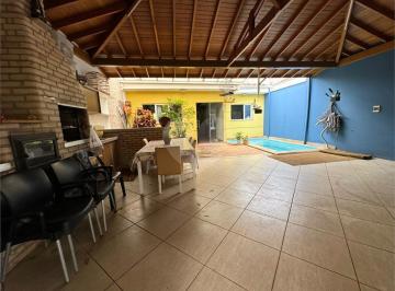 Imagem Principal · Linda casa com piscina e 4 dormitórios - R$ 695.000,00