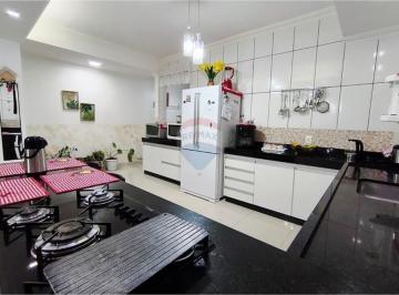 Casa · 278m² · 3 Quartos · 2 Vagas · Sobrado de 3 Pavimentos em Fase de Acabamento | Excelente Localização no Núcleo Bandeirante