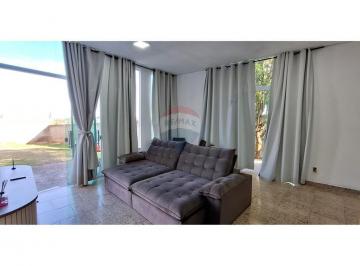 Casa · 300m² · 3 Quartos · 8 Vagas · Vendo casa com 3 suites e varanda com vista panorâmica em Arniqueiras