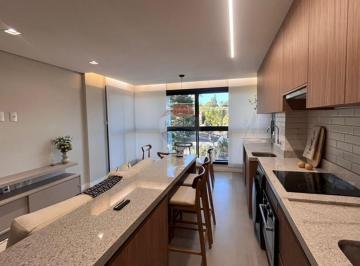 Apartamento · 56m² · 1 Quarto · 2 Vagas · RE/MAX aluga apartamento de 56 m², novo, mobiliado e equipado, com 1 suíte, lavabo e 02 vagas de gar