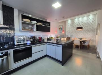 Casa · 225m² · 3 Quartos · 4 Vagas · Casa à venda, 1 suíte, 2 quartos (suíte americana), piscina, planejados e ar