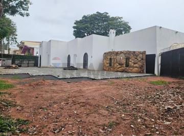 Comercial · 559m² · 2 Quartos · 20 Vagas · RE/MAX Aluga Casa Comercial, térrea, na Avenida José Bonifácio, com 559m² de construção.