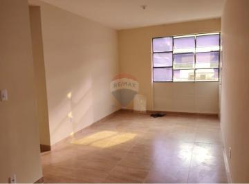 Apartamento · 89m² · 2 Quartos · RE/MAX VENDE Apto no Centro, com 2 dormitórios, recém reformado, próximo a hospitais