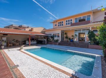 Casa · 390m² · 4 Quartos · 4 Vagas · REMAX VENDE casa no Alto Taquaral, Campinas | 390 m² de construção, com 4 quartos | 3 suítes, piscin