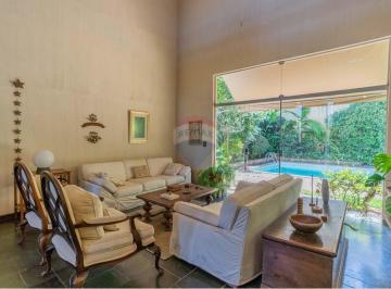 Casa · 512m² · 6 Quartos · 4 Vagas · RE/MAX Vende Casa 521 m² Área Útil, 6 quartos (03 suítes e 2 closets), Área Gourmet c/ Piscina, Jard