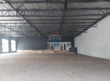 Comercial · 900m² · 3 Quartos · REMAX aluga loja em esquina, rua movimentada, 900m²
