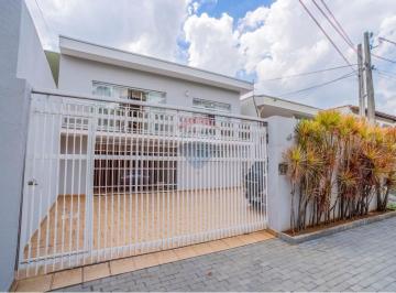 Comercial · 295m² · 4 Quartos · 4 Vagas · Casa Comercial/Residencial com 295 m² de construção, 4 dormitórios (3 suítes), hall de entrada, 5 va