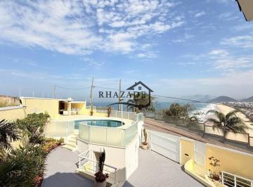Casa · 350m² · 4 Quartos · 8 Vagas · Casa alto padrão porteira fechada 4 suítes na praia de Piratininga/Niterói.