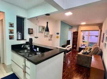 Apartamento · 46m² · 1 Quarto · Apartamento 1 Dormitório Reformado com Terraço na Cidade Baixa.