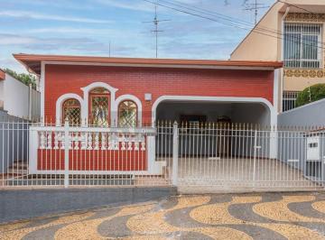 Casa · 1650m² · 3 Quartos · 2 Vagas · RE/MAX Vende Casa versátil, charmosa e muito bem conservada em localização privilegiada na Vila Mari