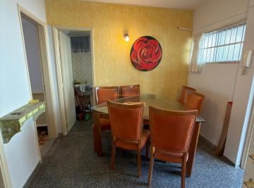 Apartamento · 44m² · 2 Quartos · 1 Vaga · Kitão Dividido em 2 dorms na Guilhermina - Lado Praia!