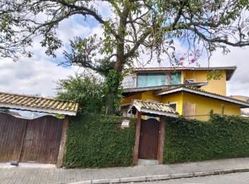Casa · 337m² · 9 Quartos · 3 Vagas · Seu refúgio sofisticado em Ilhabela, entre o mar e o pôr do sol