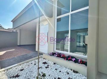 Casa · 190m² · 3 Quartos · 3 Vagas · Casa para LOCAÇÃO, localizada no bairro JARDIM SANTA ROSA, em Jundiaí/SP.