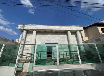 Comercial · 360m² · 1 Quarto · Casa comercial disponível para locação no bairro Santa Mônica em Uberlândia-MG