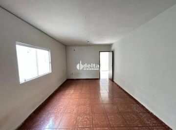 Casa · 250m² · 3 Quartos · 4 Vagas · Casa com 3 quartos sendo 1 suíte disponível para locação no bairro Cidade Jardim em Uberlândia-MG