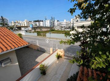 Casa · 200m² · 3 Quartos · DUAS CASAS NO MESMO TERRENO NO ABRAÃO ? FLORIANÓPOLIS