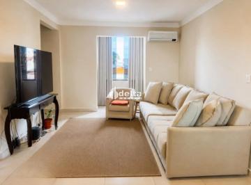 Apartamento · 94m² · 3 Quartos · 1 Vaga · Apartamento com 3 quartos sendo 1 suíte disponível para venda no bairro Brasil em Uberlândia-MG